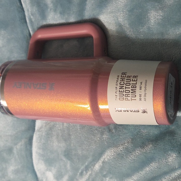 Stanley Rose Glitter Quencher ProTough Tumbler - Picture 7 of 8